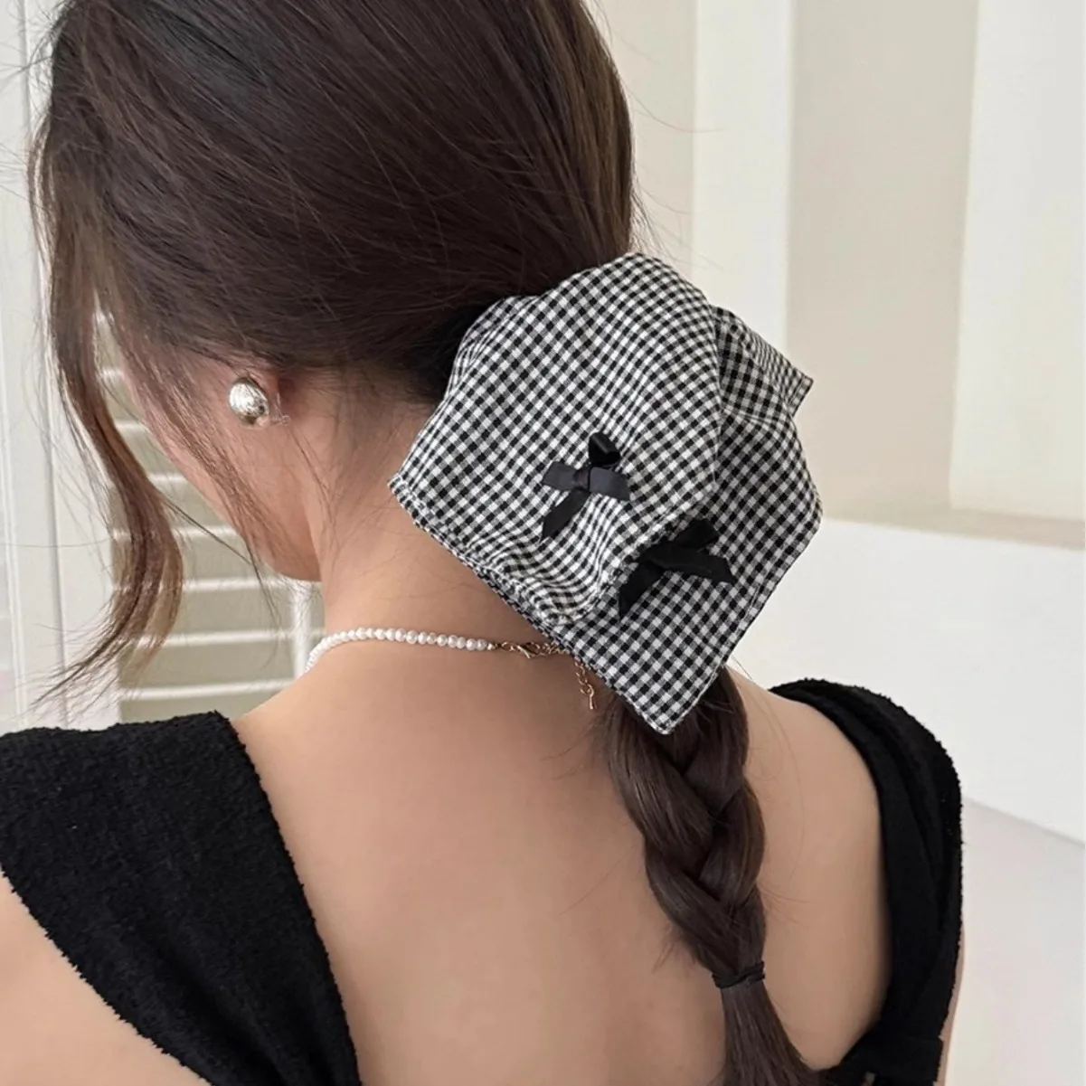 Vintage Academia Checkered Bow Scrunchie - 3