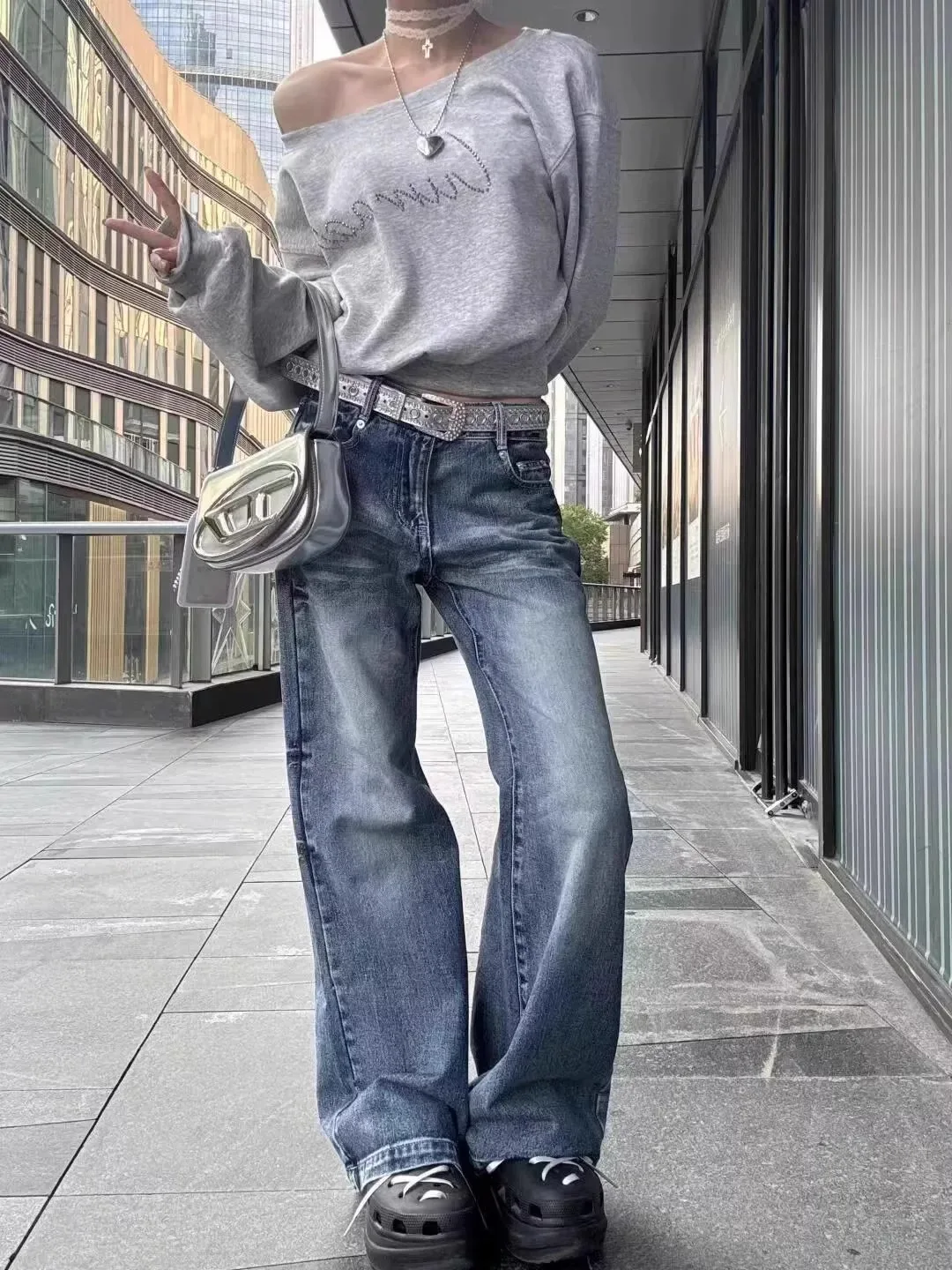 Egirl Off-Shoulder Oversized Cropped Sweatshirt - 5 Egirl Off-Shoulder Oversized Cropped Sweatshirt - 5