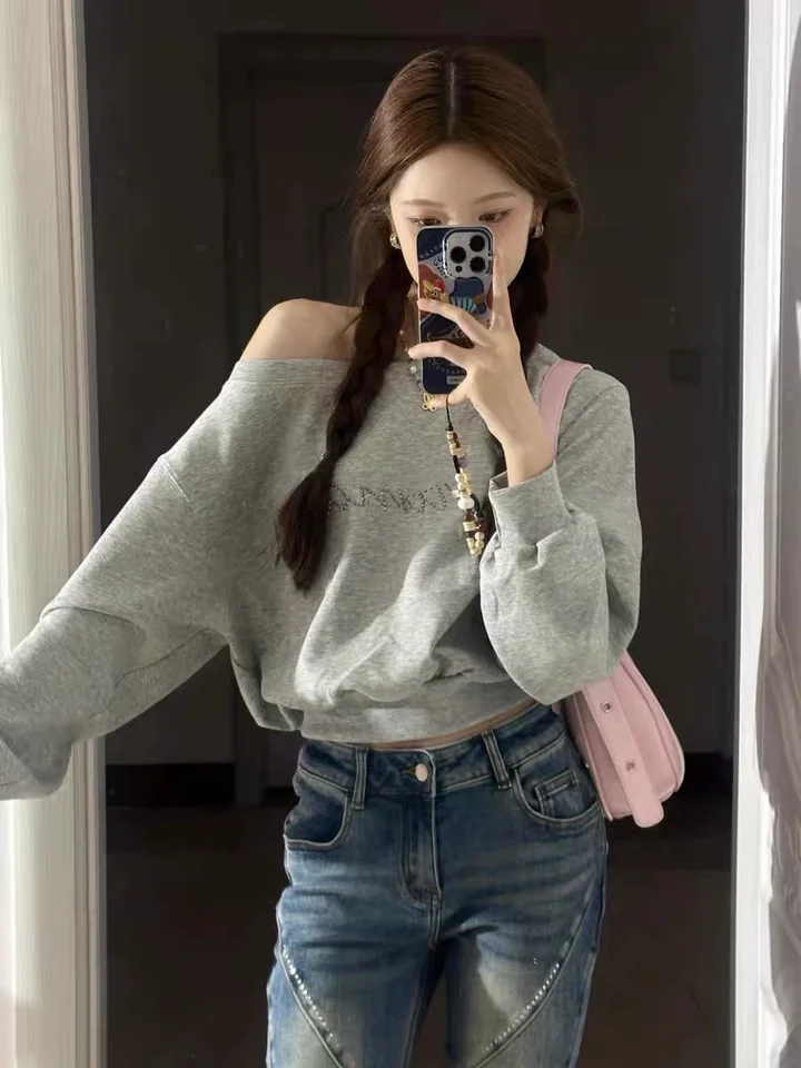Egirl Off-Shoulder Oversized Cropped Sweatshirt - 6 Egirl Off-Shoulder Oversized Cropped Sweatshirt - 6