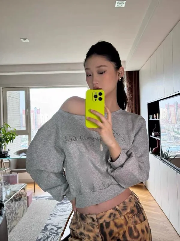 Egirl Off-Shoulder Oversized Cropped Sweatshirt - 8 Egirl Off-Shoulder Oversized Cropped Sweatshirt - 8