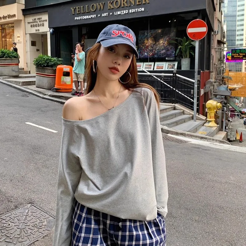 Soft Minimalist Off-Shoulder Oversized Sweater - 8