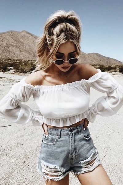 Looking what to wear this summer? Check out these 23 Most Popular Summer Outfits You will Love. The most trending and loved summer fashion and style here at higigle.com | crop top and shorts | #summeroutfits #summer #popular #shorts