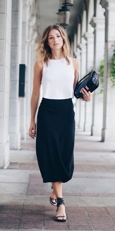 Looking what to wear this summer? Check out these 23 Most Popular Summer Outfits You will Love. The most trending and loved summer fashion and style here at higigle.com | midi skirt outfits | #summeroutfits #summer #popular #skirt