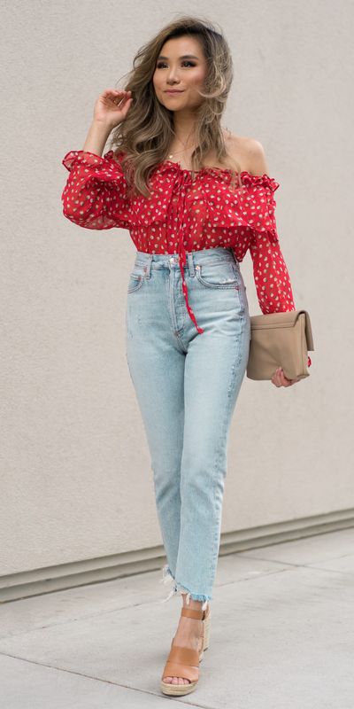 Looking what to wear this summer? Check out these 23 Most Popular Summer Outfits You will Love. The most trending and loved summer fashion and style here at higigle.com |jeans outfits | #summeroutfits #summer #popular #floral